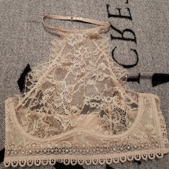 🥳LAST ONE (32D)🥳BUY 1 GET 1 FREE NWT VICTORIA SECRET BEIGE BRA - Picture 2 of 9